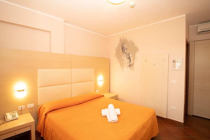 Room 8 of 26
