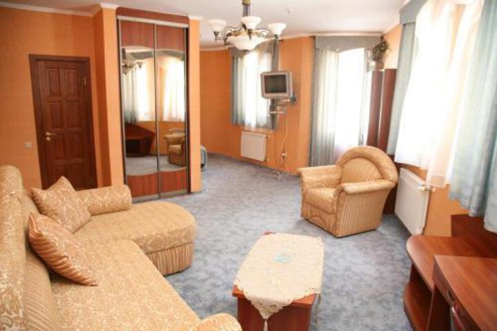Room 3 of 36