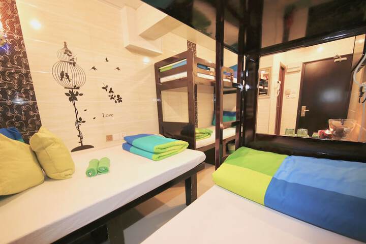 Room 44 of 119