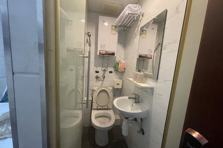 Room 84 of 195