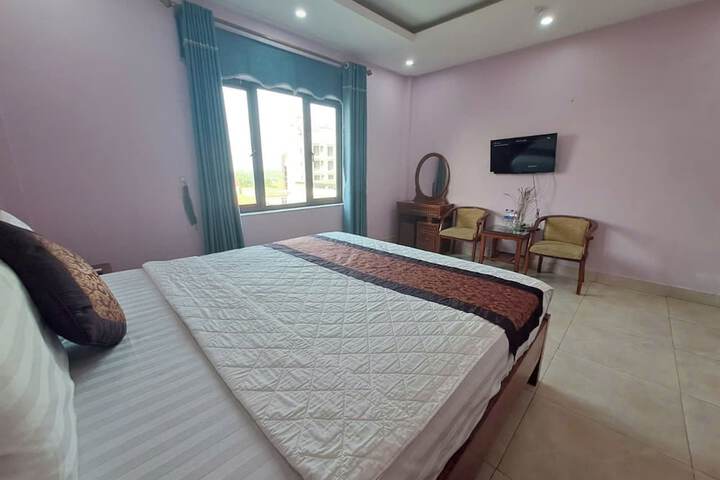 Room 8 of 42