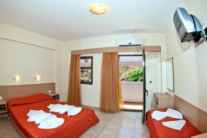 Room 10 of 50