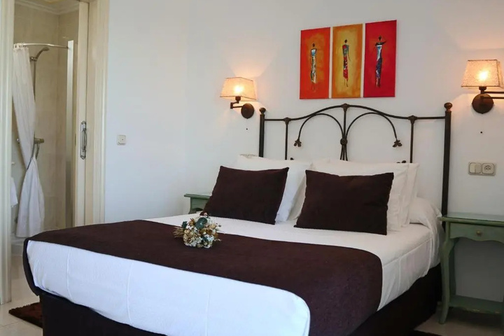 Room 3 of 13