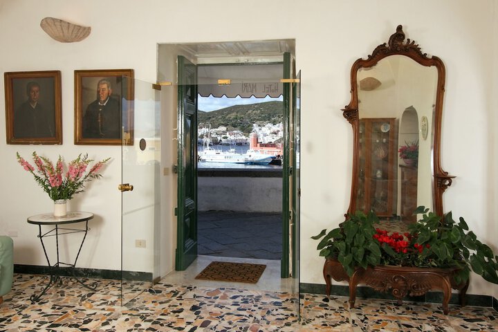 Hotel 2 of 31