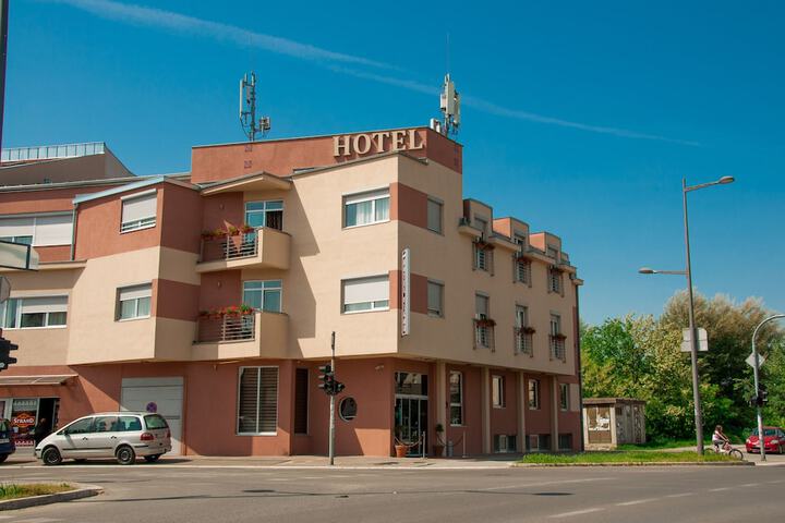 Hotel 45 of 46