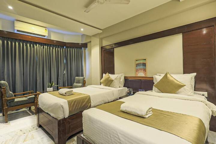 Room 8 of 18