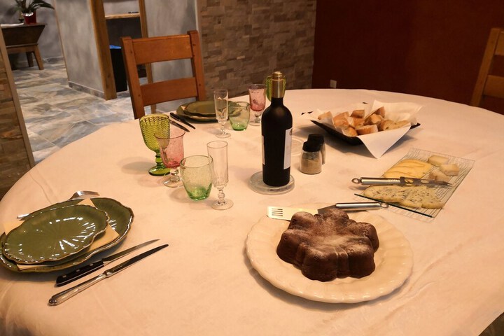 Dining 12 of 44