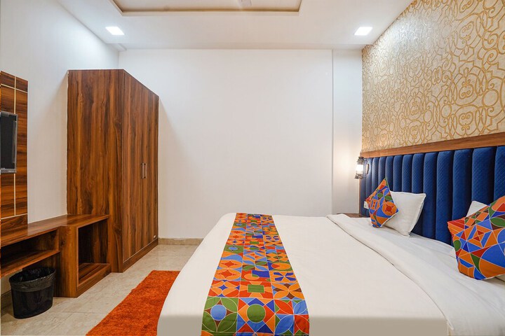 Room 14 of 24