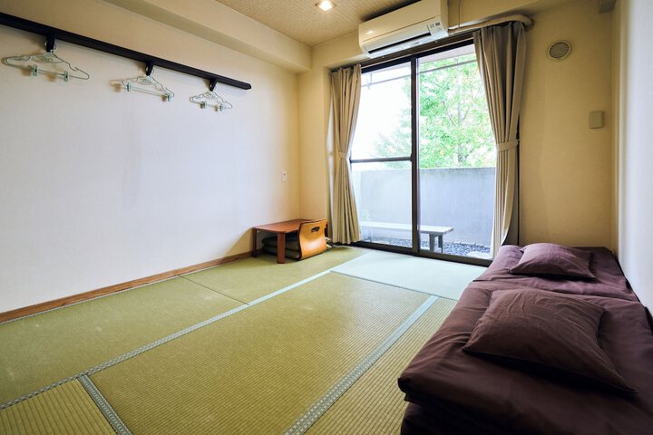 Room 26 of 77