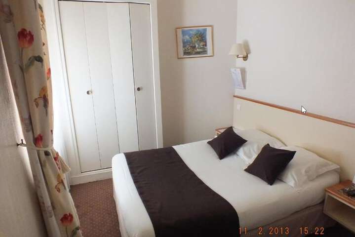Room 3 of 32