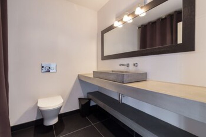 Room 4 of 29