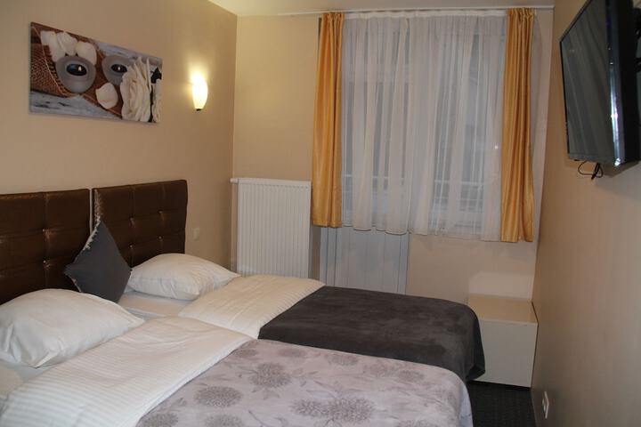 Room 5 of 70