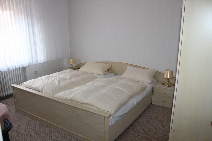 Room 9 of 11