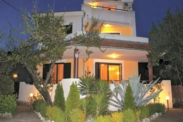 Mima - 150 m From the Beach - A1