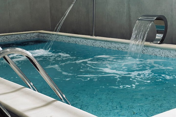 Pool 34 of 66