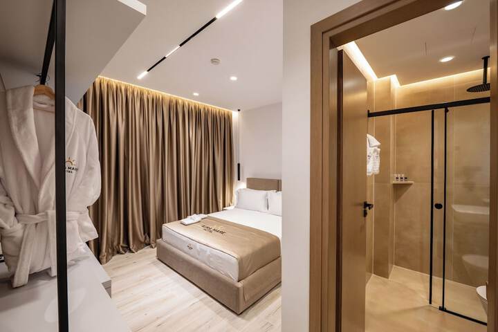 Room 29 of 244