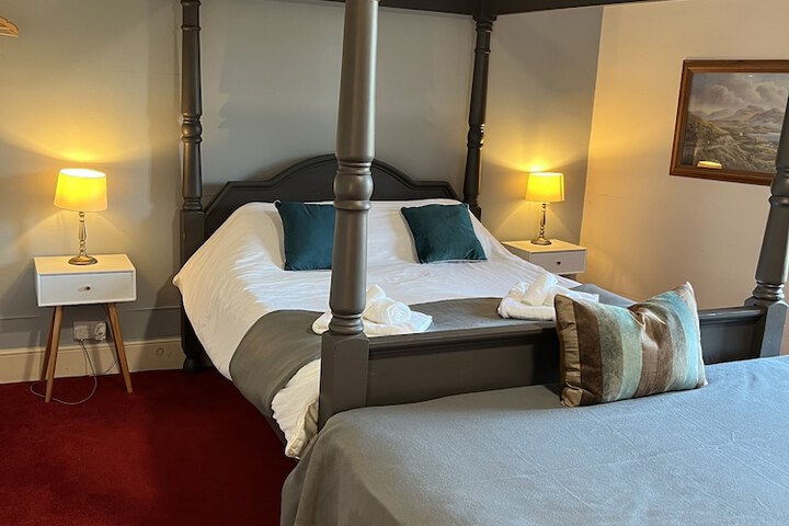 Room 21 of 37