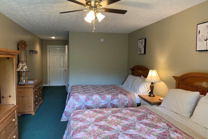 Traditional Double Room 1 Queen Bed Garden View (34 of 58)