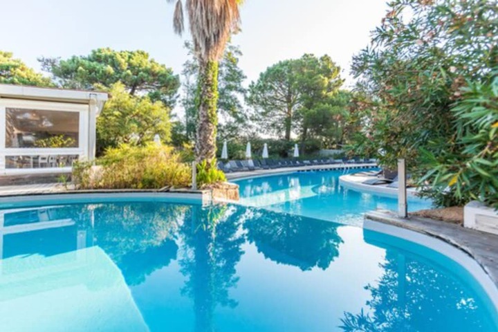 Pool 52 of 81