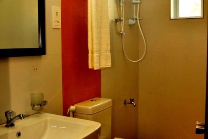 Room 12 of 18
