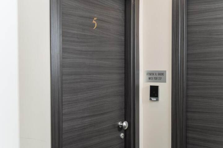 Room 22 of 66
