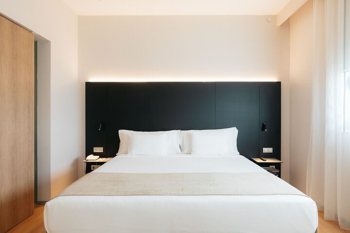 Room 35 of 74