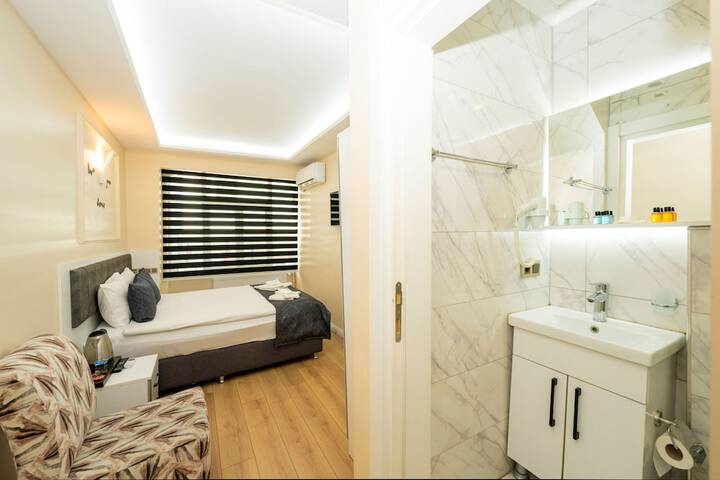 Room 36 of 60