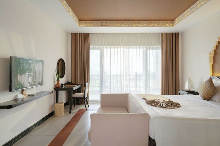 Room 46 of 165