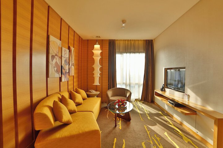 Room 16 of 85