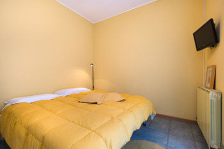 Room 220 of 450