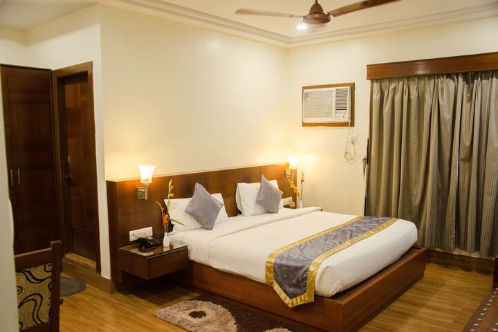 Room 3 of 36