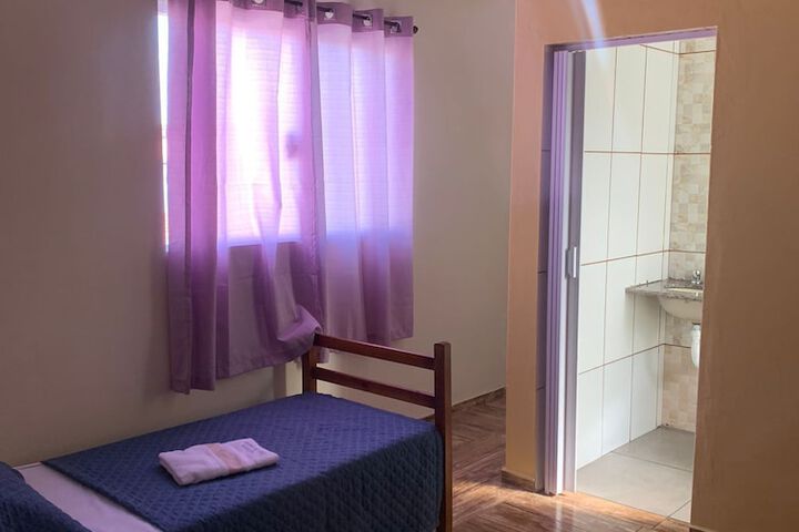 Room 3 of 27