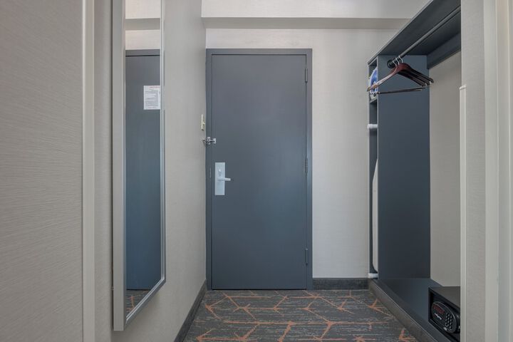 Room 19 of 84