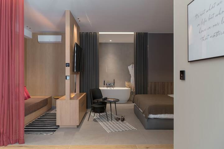 Room 156 of 780