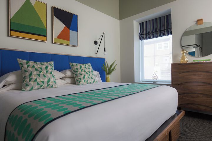 Room 43 of 65