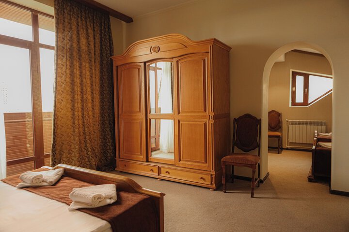 Room 26 of 60