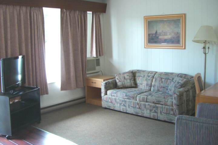Room 28 of 42
