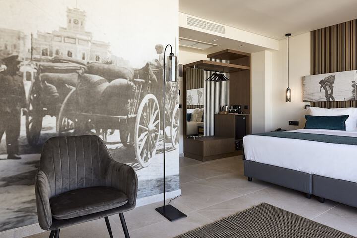 Room 15 of 103