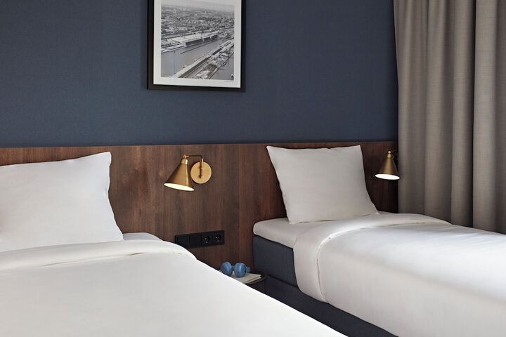 Room 4 of 60