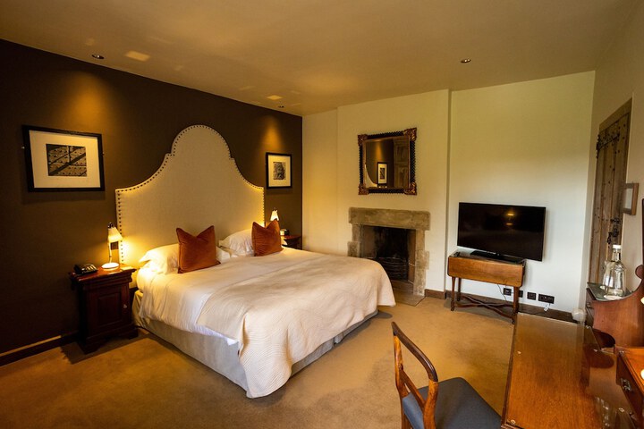 Room 13 of 27