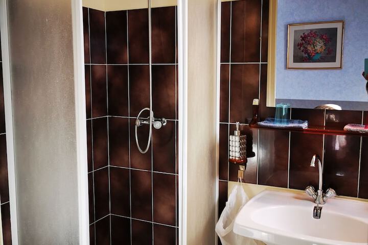Room 28 of 59