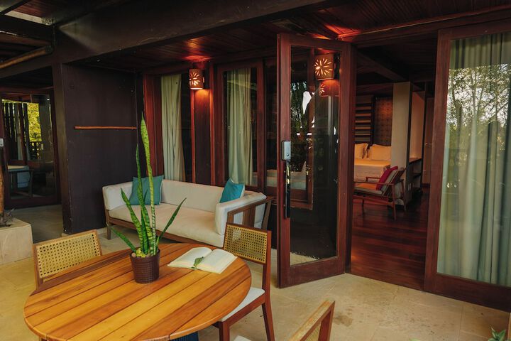 Room 3 of 76