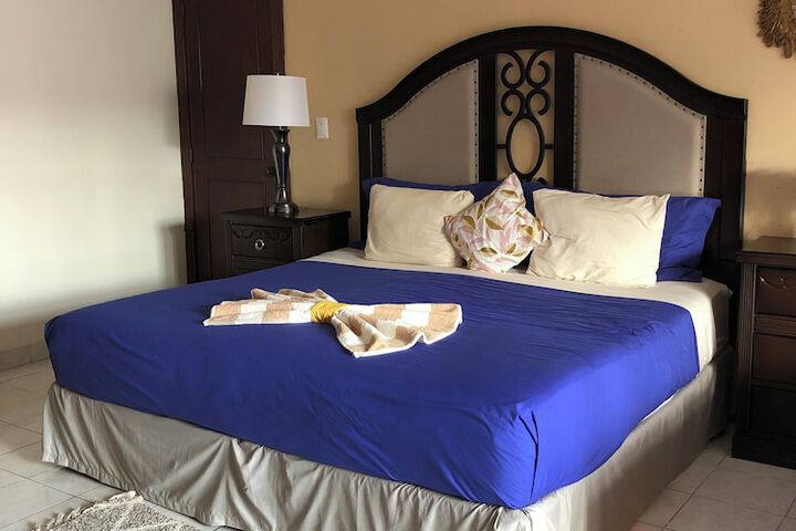 Room 25 of 170