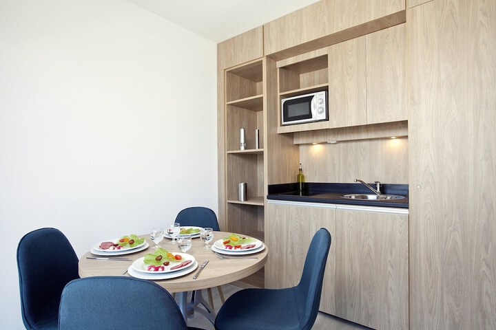 Room 13 of 28