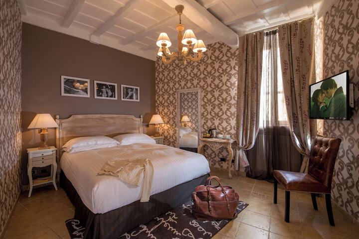 Room 45 of 108