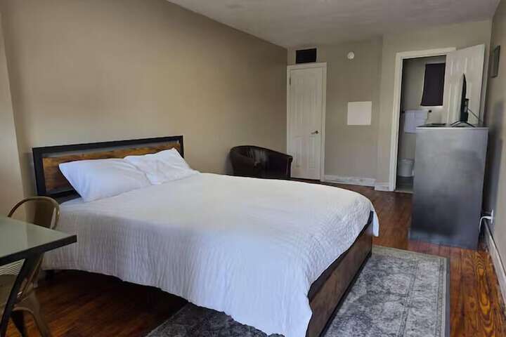 Room 3 of 17