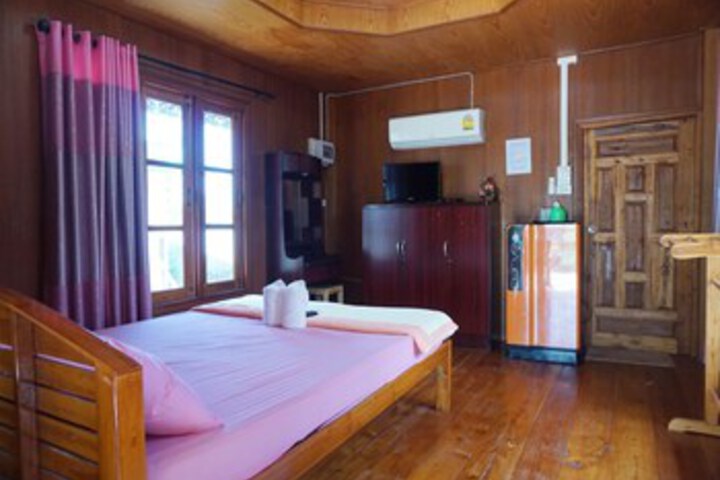 Room 10 of 25