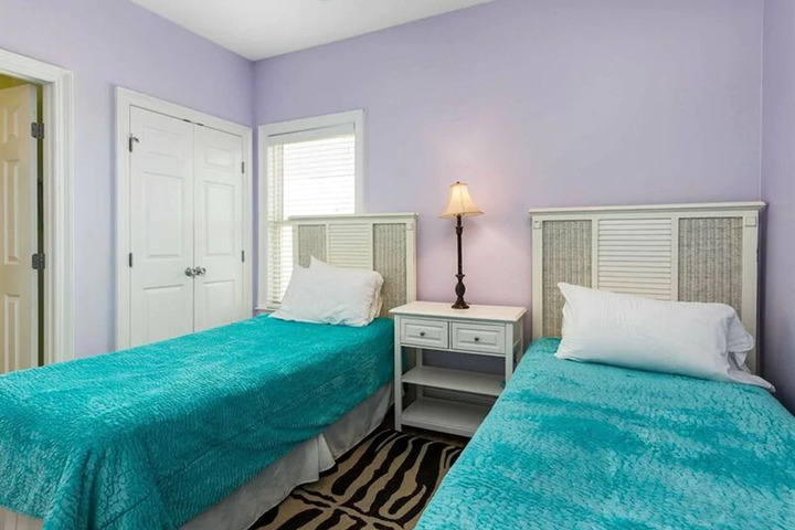 Room 7 of 10