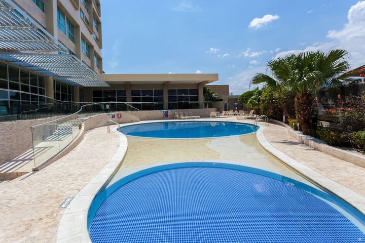 Pools & Facilities