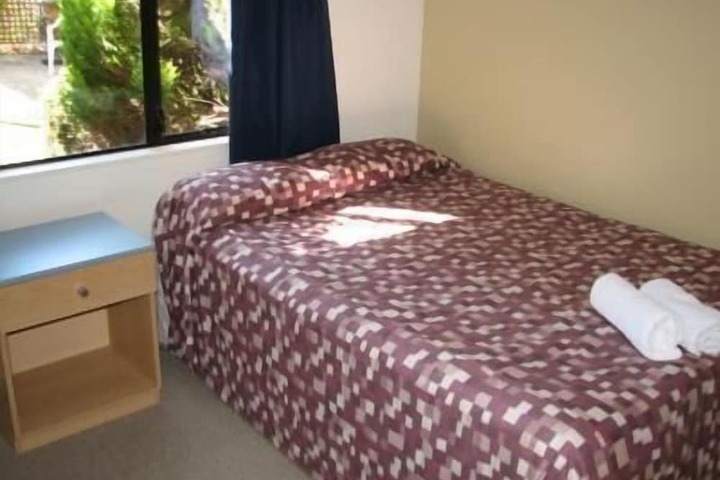 Room 7 of 33